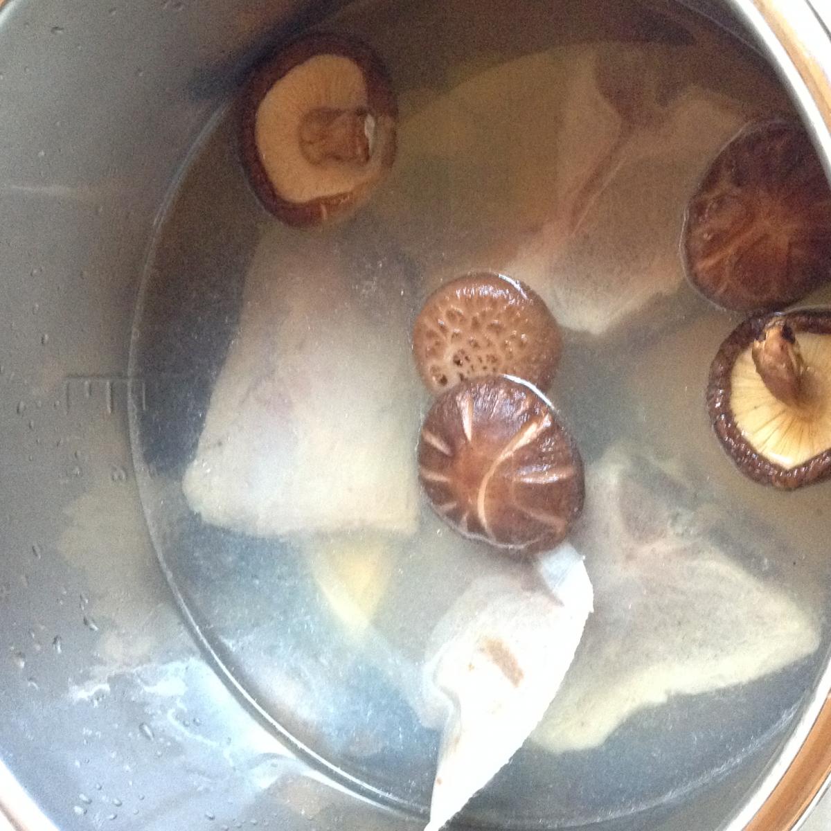 Pressure cooker Bak Kut Teh Herbal Rib Soup, Healthy Eating at Home with CancerWife